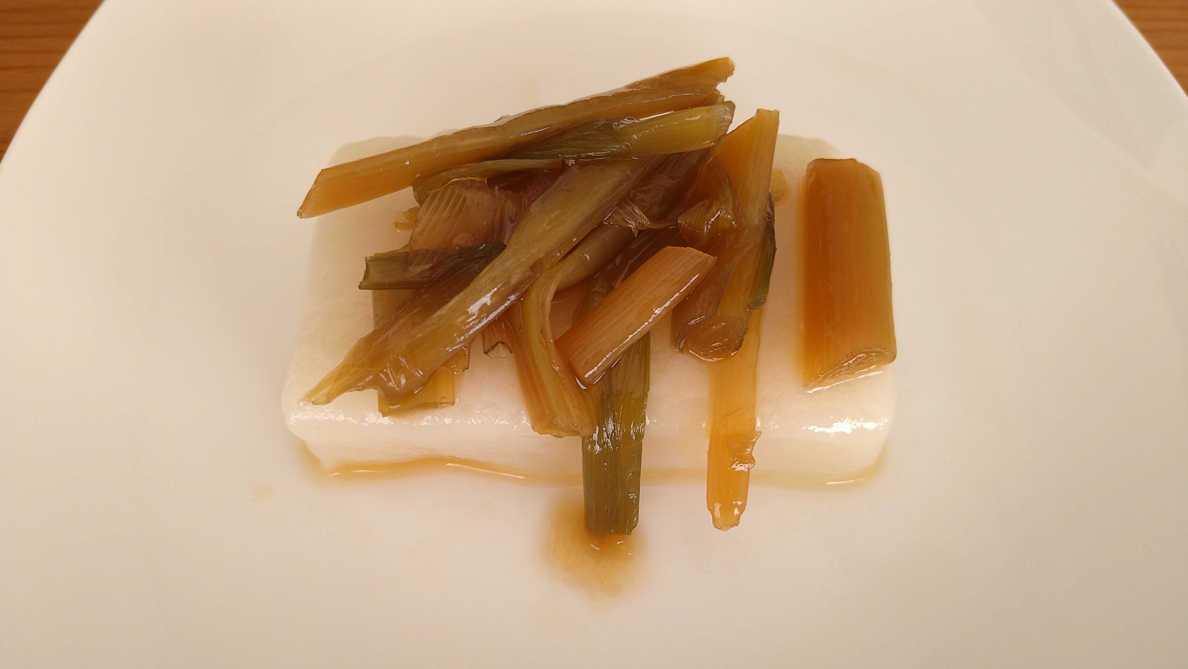 和商コーポレーション商品「にらねっこしょうゆ漬」餅（にらねっこ餅）